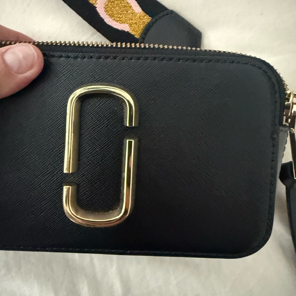 Marc Jacobs Black Leather Crossbody with Gold Hardware and Logo Strap - Picture 3 of 6